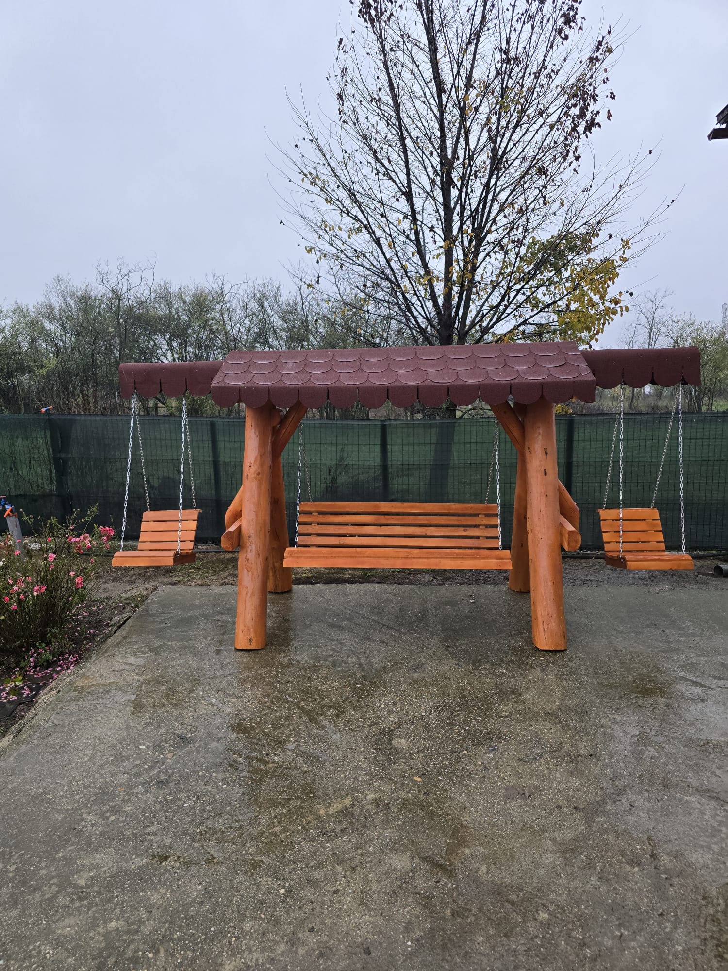 Balansoar rustic cu 2 leagăne