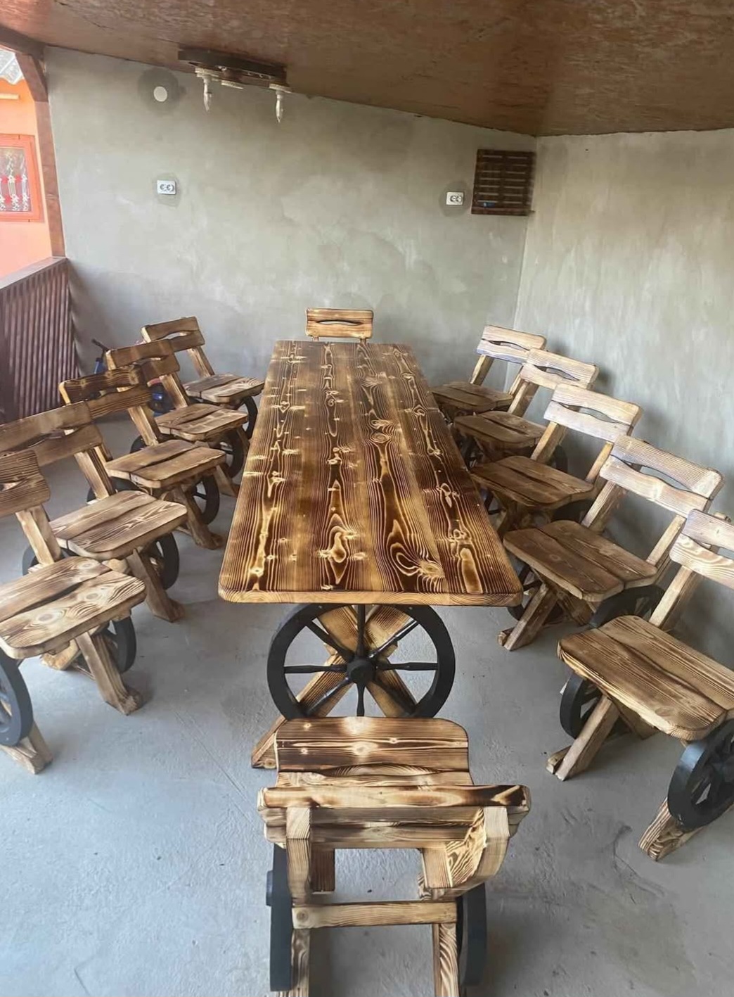 Set masă model roată cu 10 scaune