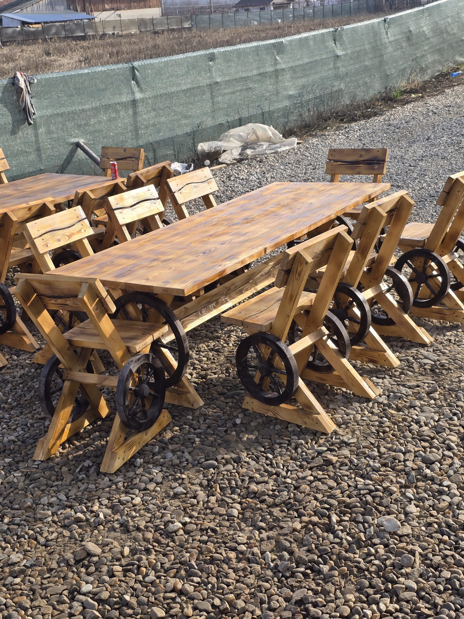 Set masă model roată cu 10 scaune