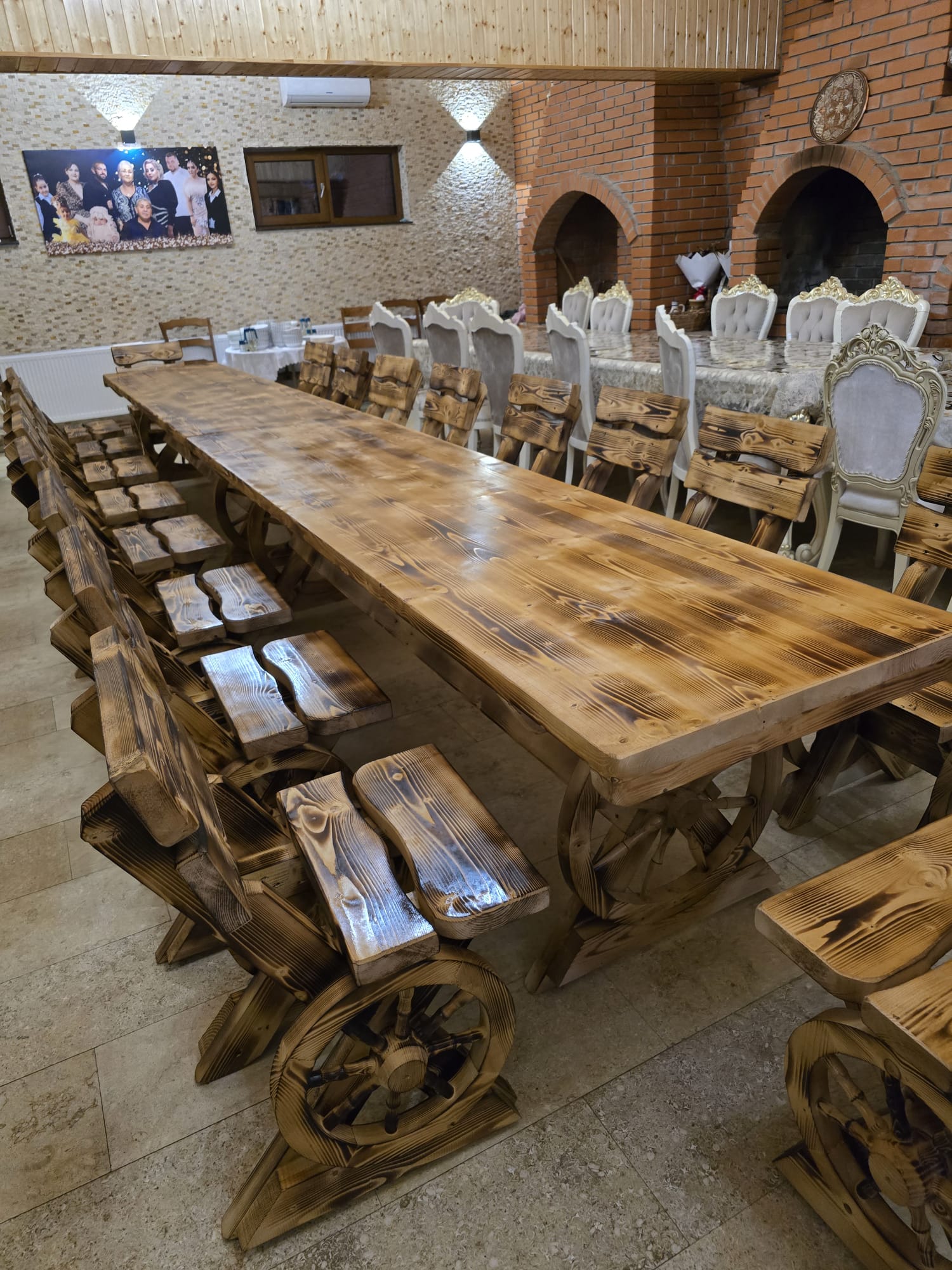Set masă model roată cu 14 scaune