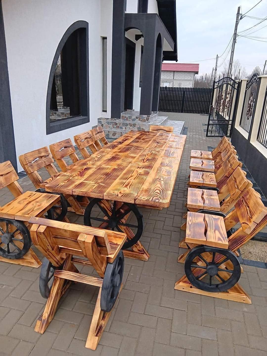 Set masă model roată cu 12 scaune