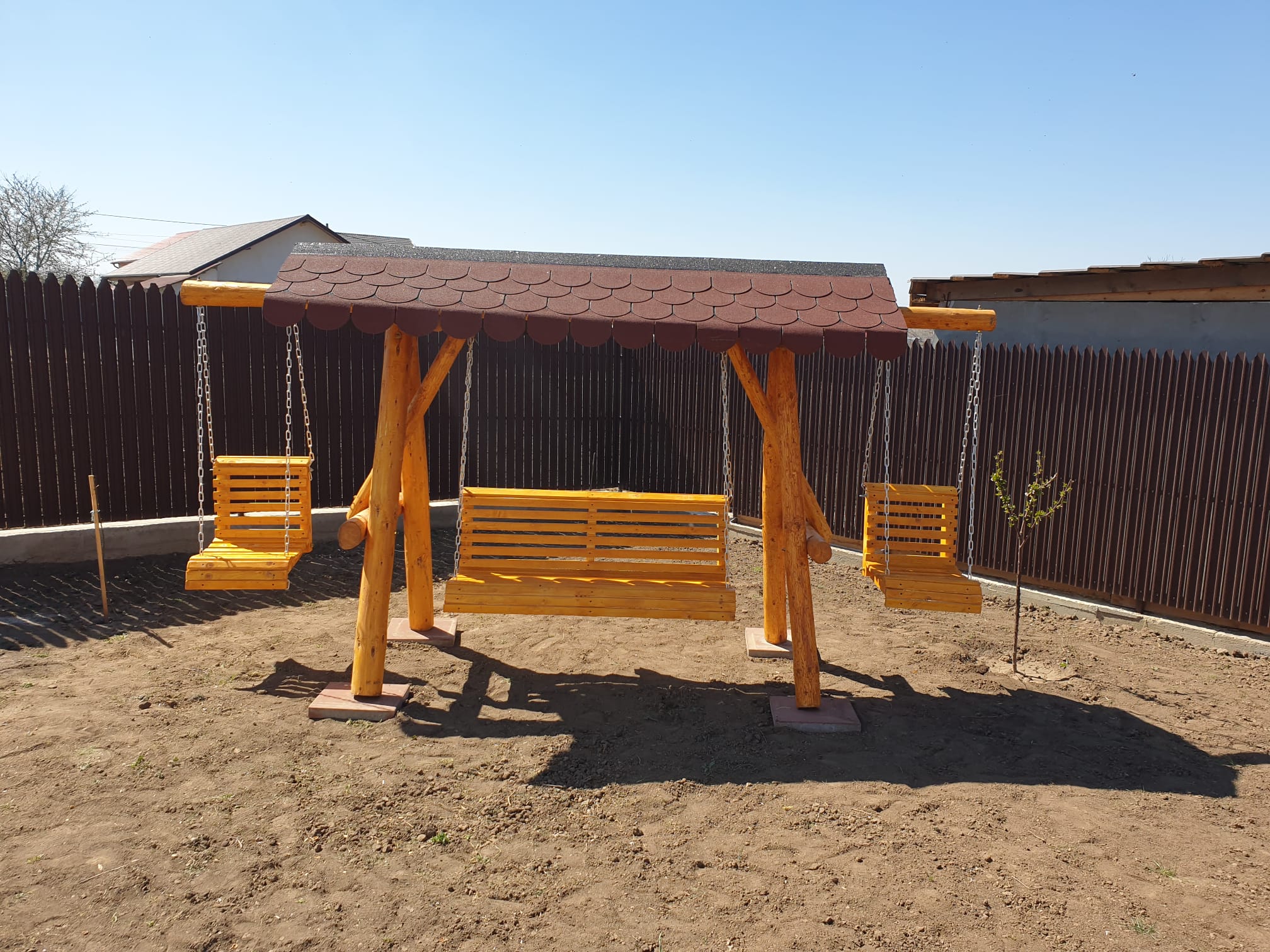 Balansoar rustic cu 2 leagăne – nelăcuit