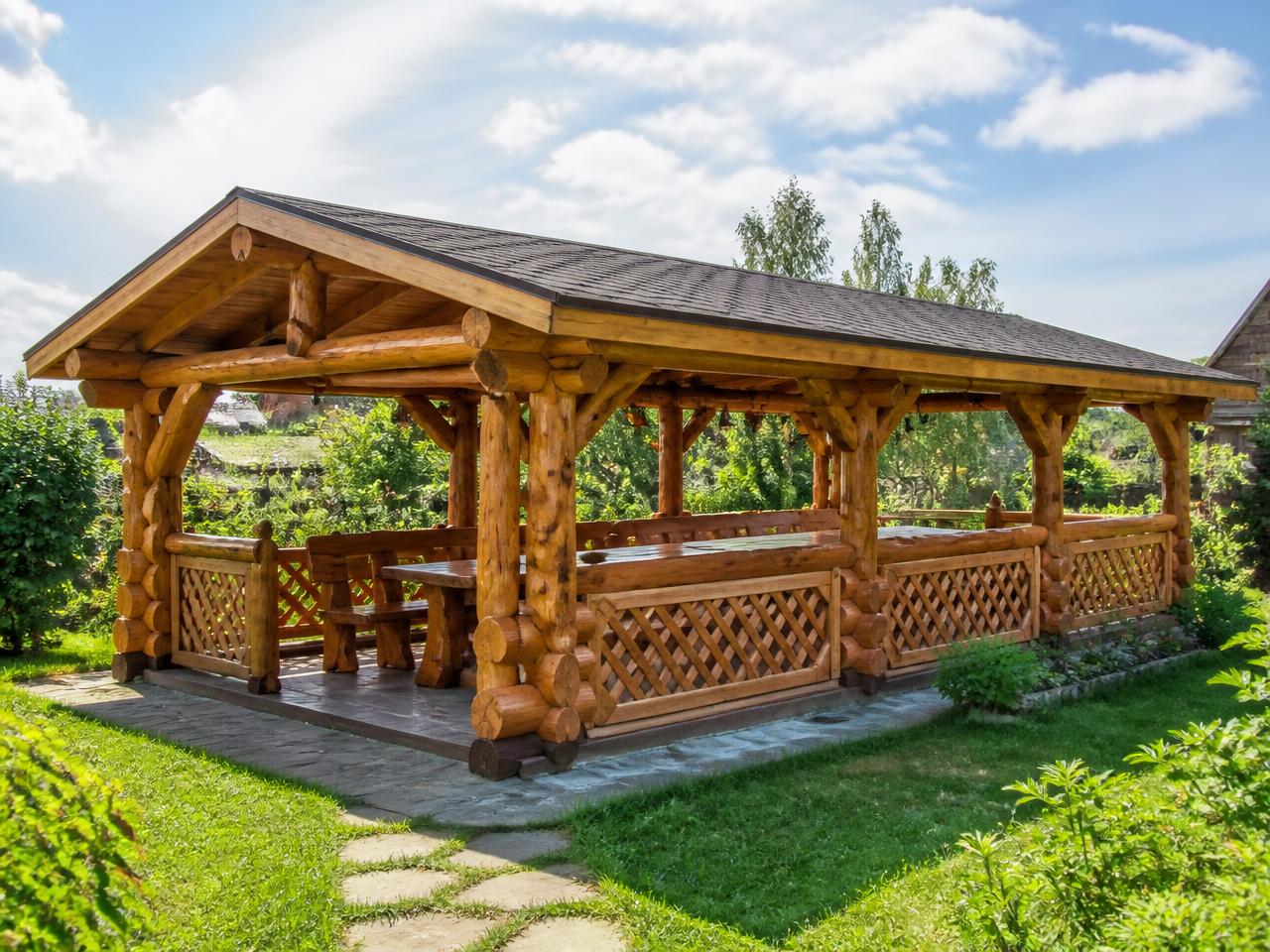 Foișor rustic din bușteni pentru 12 persoane
